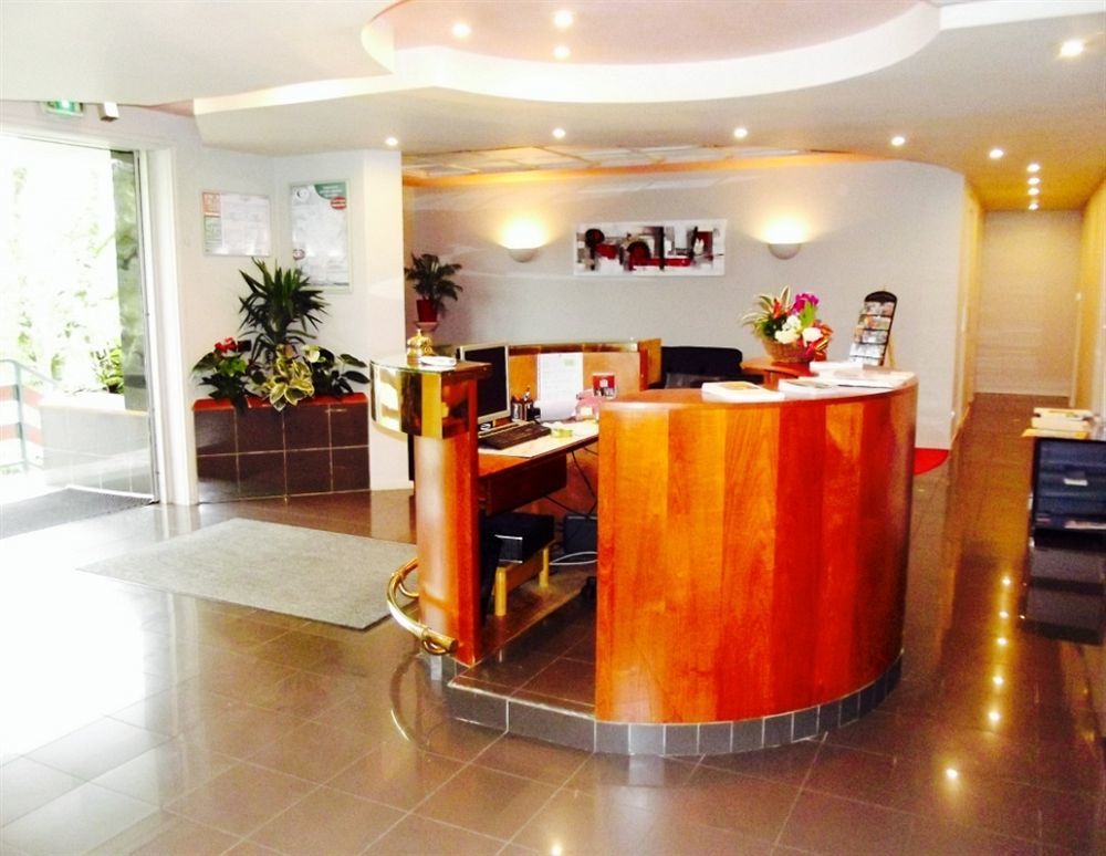 אוש Hotel Robinson מראה חיצוני תמונה