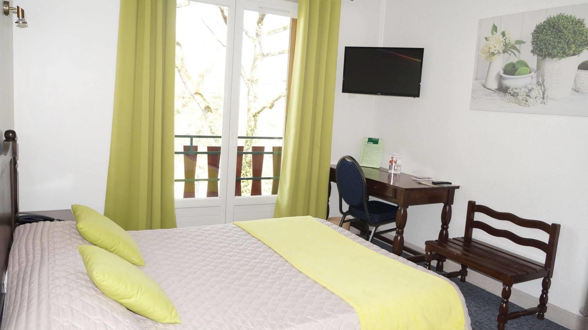 אוש Hotel Robinson מראה חיצוני תמונה